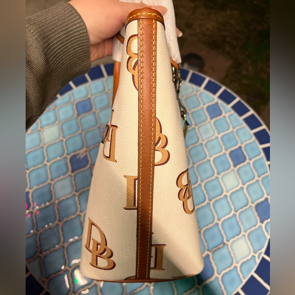 NWT Dooney & Bourke Monogram Tote - Picture 8 of 10